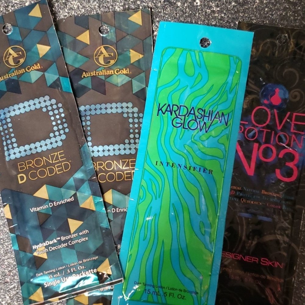 4 packets of Tanning lotion